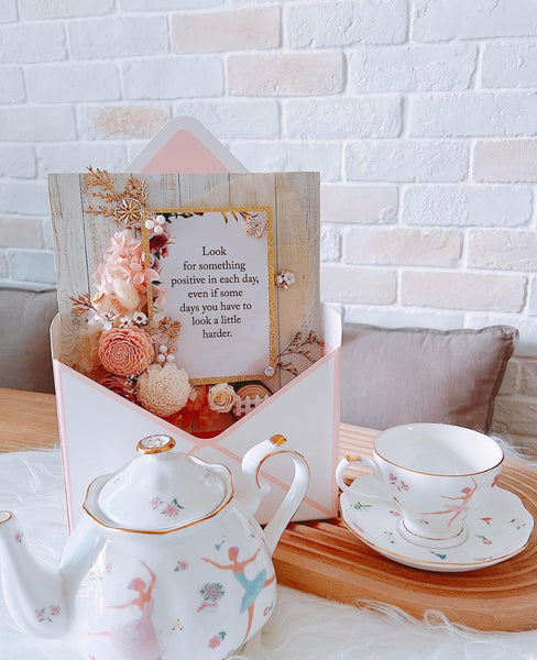 CC03 - Floral Box Card