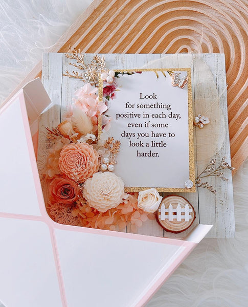 CC03 - Floral Box Card